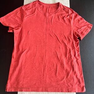 Men’s Lululemon t-shirt
